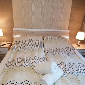 https://pacsirta-apartman-szeged.szeged-hotels.com